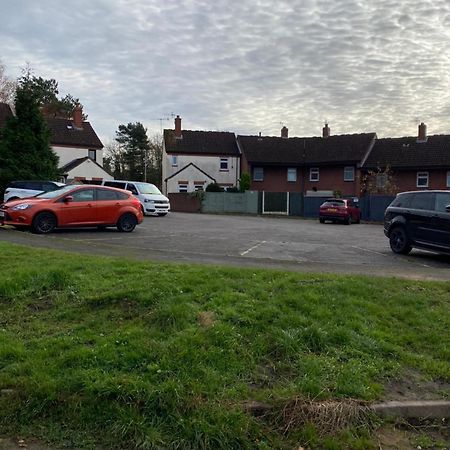 A Spacious Double Bed Studio Stoke-on-Trent Екстериор снимка