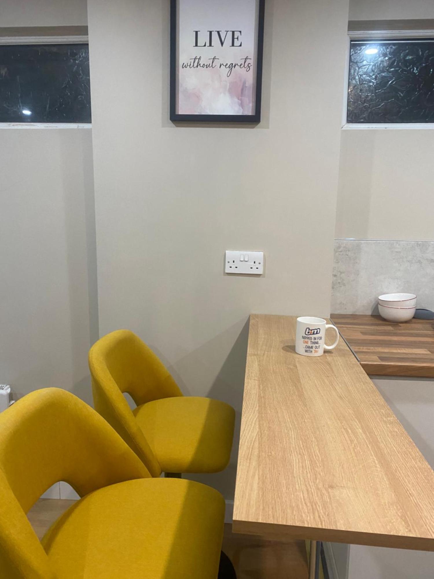 A Spacious Double Bed Studio Stoke-on-Trent Екстериор снимка